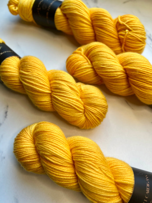 MERINOS CLASSIC DK - Yellow and pretty