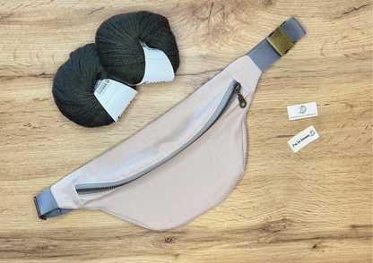 Kit sac banane bandoulière GIGI BANANA personalisable (37 cm x 19 cm) = patron de tricot PDF + doublure + laine. Qualité artisanale