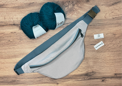Kit sac banane bandoulière GIGI BANANA personalisable (37 cm x 19 cm) = patron de tricot PDF + doublure + laine. Qualité artisanale