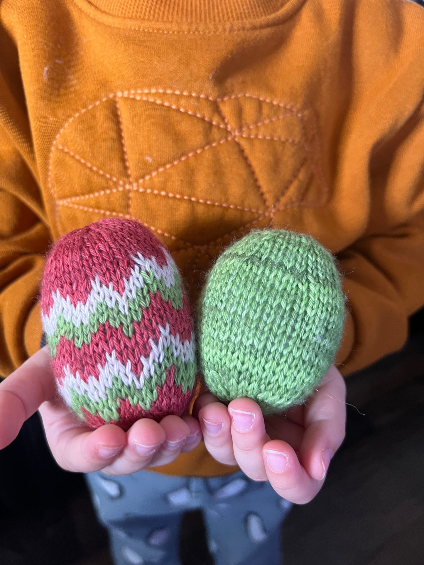 Patron GRATUIT de tricot EASTER EGGS PDF -(sans couture)