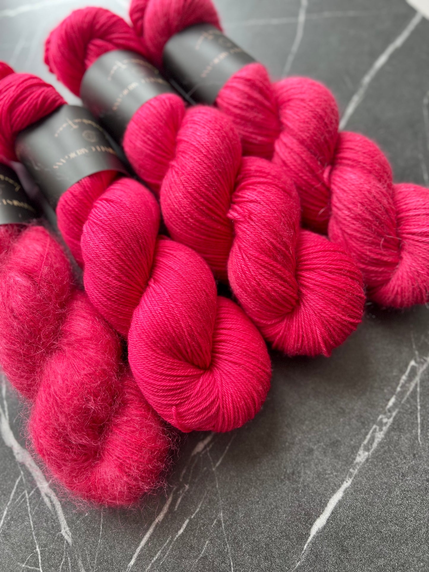 Box juin 2026 : Éclat de framboise (couleur exclusive uniquement en pré-commande)