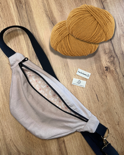 Kit sac banane bandoulière GIGI BANANA personalisable (37 cm x 19 cm) = patron de tricot PDF + doublure + laine. Qualité artisanale